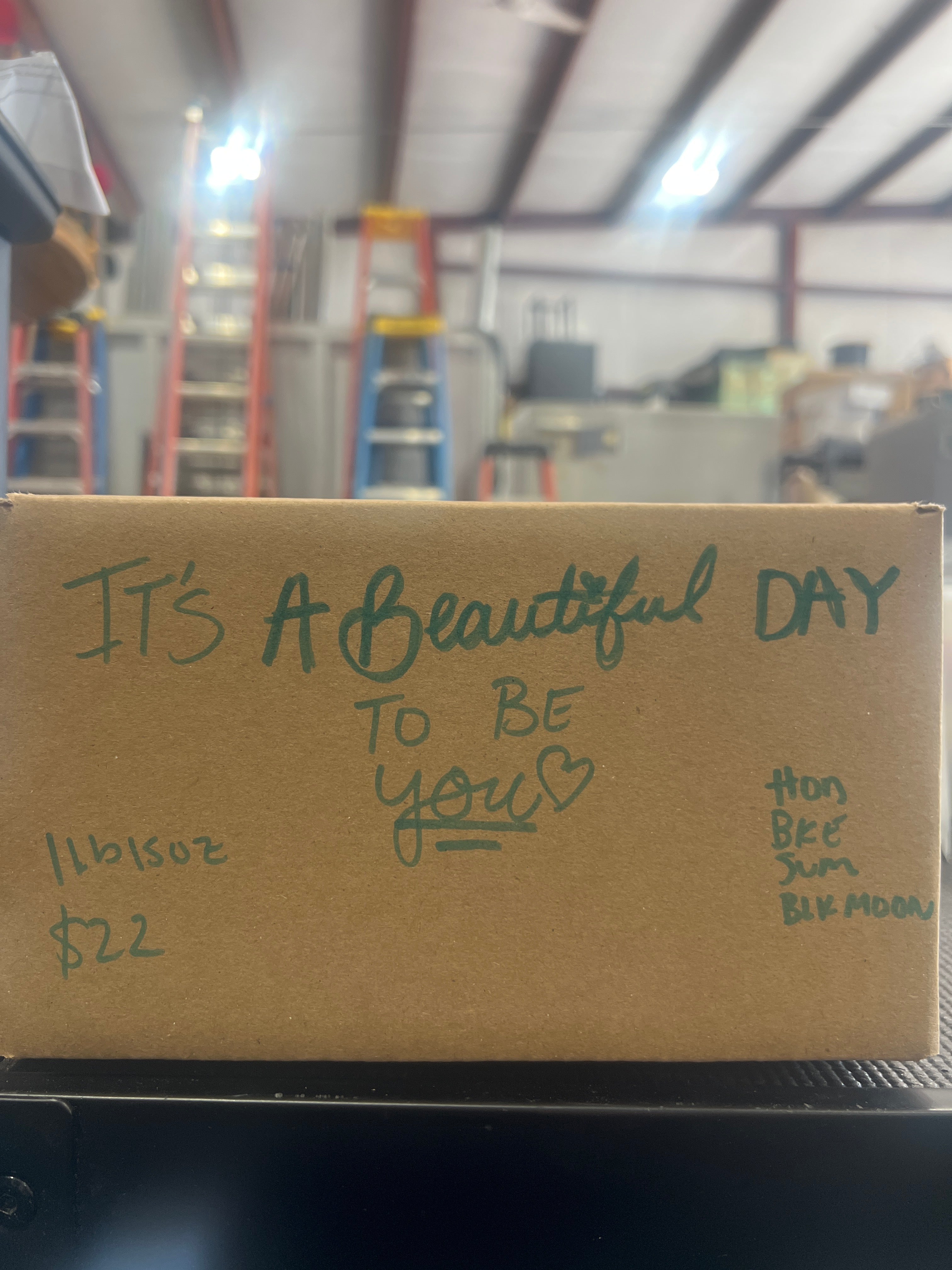 Hon / BKE / sum / moonshine